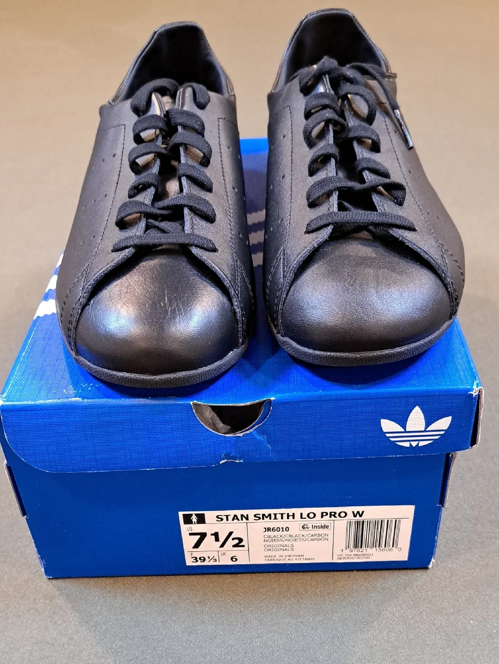 Adidas Stan Smith LO PRO Sneakers - Color: Black/White - Size: Women 7.5